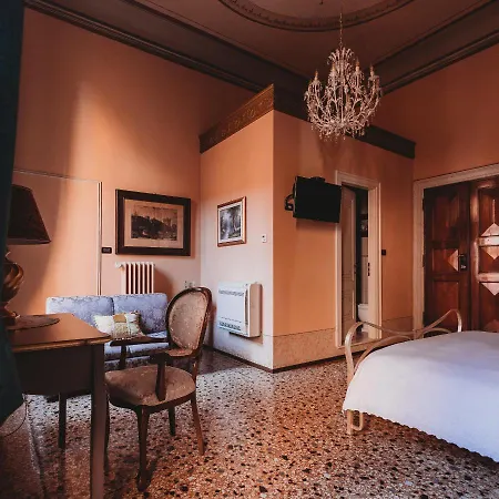 Gasthuis Salotto Delle Arti 4*