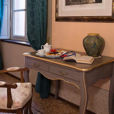 Salotto Delle Arti Casa de hóspedes Modena