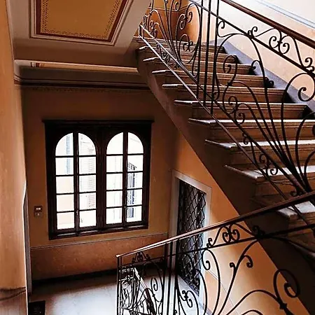 Salotto Delle Arti בית הארחה