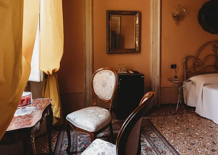 Pensión Salotto Delle Arti Módena